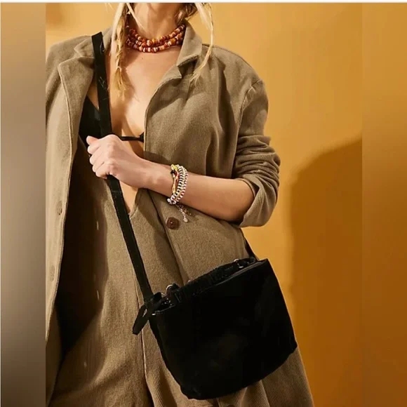 Last chance moving sale!- FREE PEOPLE Black Suede Crossbody Bag - Picture 3 of 4